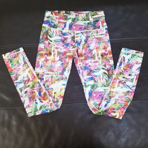 Noli Kaleidoscope 7/8 length Yoga Leggings Pants